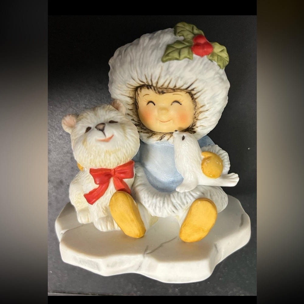 Enesco Collectible Figurine Eskimo girl with pup. Vintage 1980 - Picture 11 of 12